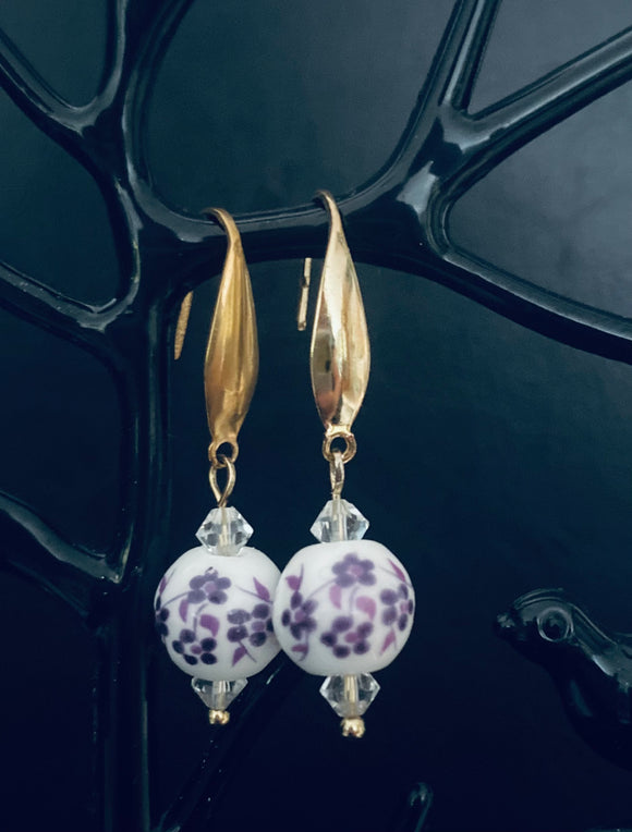 Ohrringe mit Keramik Perlen und Swarovski Elements