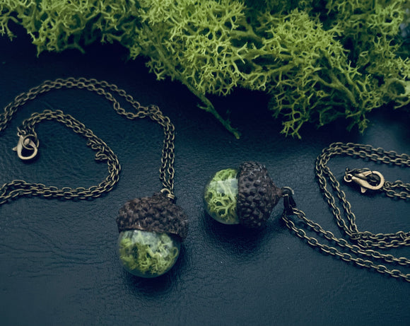 Halskette mit Natürlichen Moos und Glaskugel