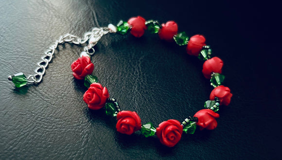Armband mit Rosenperlen