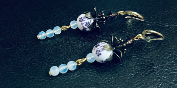 Ohrringe mit Keramik und Opal Perlen